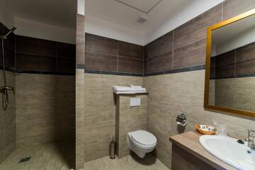 Фотографии Отель Sky Hotel г. Орадя (Румыния) №3 Фото Отель Sky Hotel г. Орадя 3