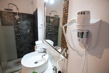 Фото номера Апартаменты Делюкс Апарт-отели Aparthotel ARIA Prestige Boutique г. Орадя 8