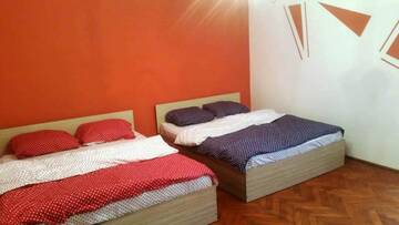 Фото номера Номер с 2 кроватями размера &quot;king-size&quot; Проживание в семье La Osanu г. Орадя 10