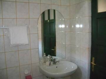 Фото номера Трехместный номер Гостевой дом Góbé Csárda г. Орадя 7