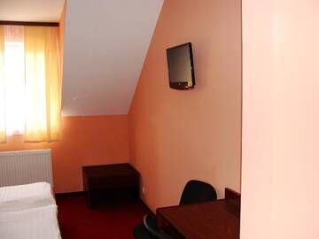 Фото номера Двухместный номер с 1 кроватью или 2 отдельными кроватями Отель Hotel Lan г. Орадя 16