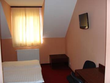 Фото номера Двухместный номер с 1 кроватью или 2 отдельными кроватями Отель Hotel Lan г. Орадя 18