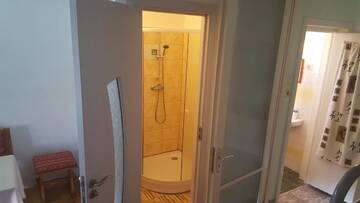 Фото номера Семейный номер с террасой Проживание в семье Casa Marvik г. Орадя 17