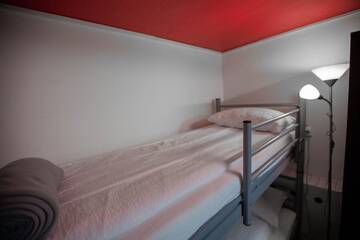Фото номера Кровать в общем номере с 4 кроватями Хостелы Oradea Central Hostel г. Орадя 2