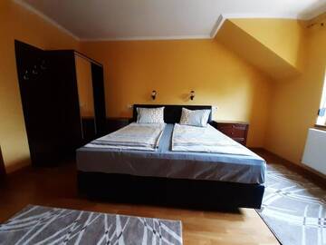 Фото номера Улучшенный номер с кроватью размера «king-size» Гостевой дом Alexia Rooms г. Орадя 5