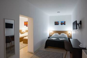 Фото номера Апартаменты Отель Carnival City Hotel Oradea г. Орадя 3
