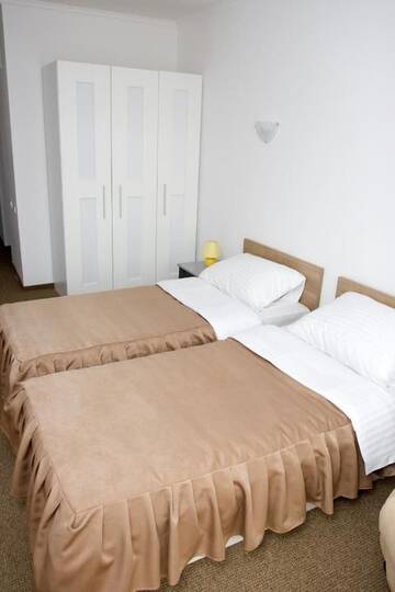 Фото номера Двухместный номер с 2 отдельными кроватями Отель RHC Royal Hotel г. Орадя 3