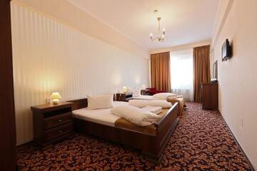 Фото номера Семейный номер Отель Hotel Impero г. Орадя 7