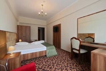 Фото номера Двухместный номер с 1 кроватью Отель Hotel Impero г. Орадя 3