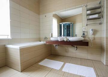 Фото номера Апартаменты бизнес-класса Апарт-отели Living In Aparthotel г. Орадя 9