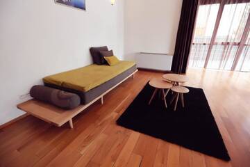 Фото номера Представительские апартаменты Апарт-отели Living In Aparthotel г. Орадя 6