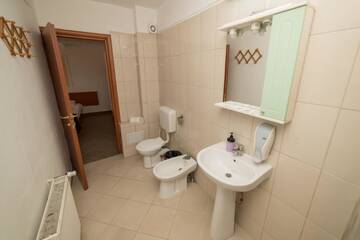 Фото номера Апартаменты (для 3 взрослых) Гостевой дом Pension Recidency г. Орадя 6