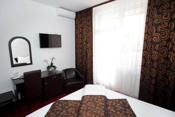 Фото номера Двухместный номер &quot;Комфорт&quot; с 1 кроватью и балконом Отель Hotel Terra г. Орадя 10